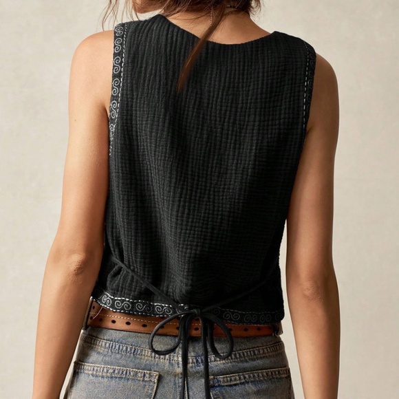 Boho Black Floral Embroidered Button Down Vest - Picture 5 of 5